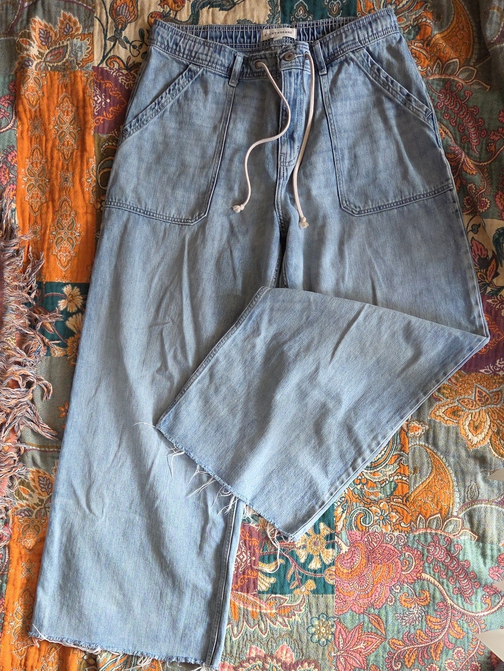 Lucky Brand Light Blue Wide-Leg Jeans with Frayed Hem And Drawstring Size L